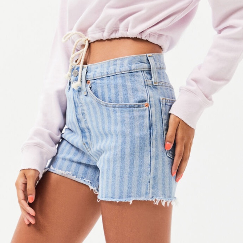 ✖️SOLD✖️•LEVI’S•501 Tango Striped High Rise Shorts - Picture 9 of 10